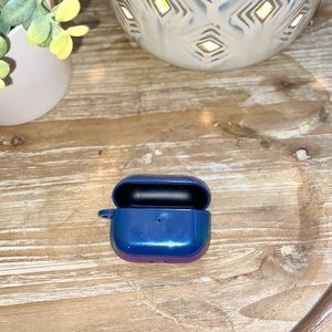 APPLE AIRPODS PRO HARD SHELL CASE - GOOD CONDITION